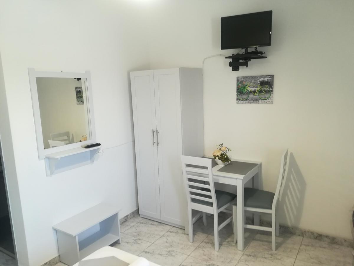 Venus De Milo Apartment Adamantas  Exterior foto